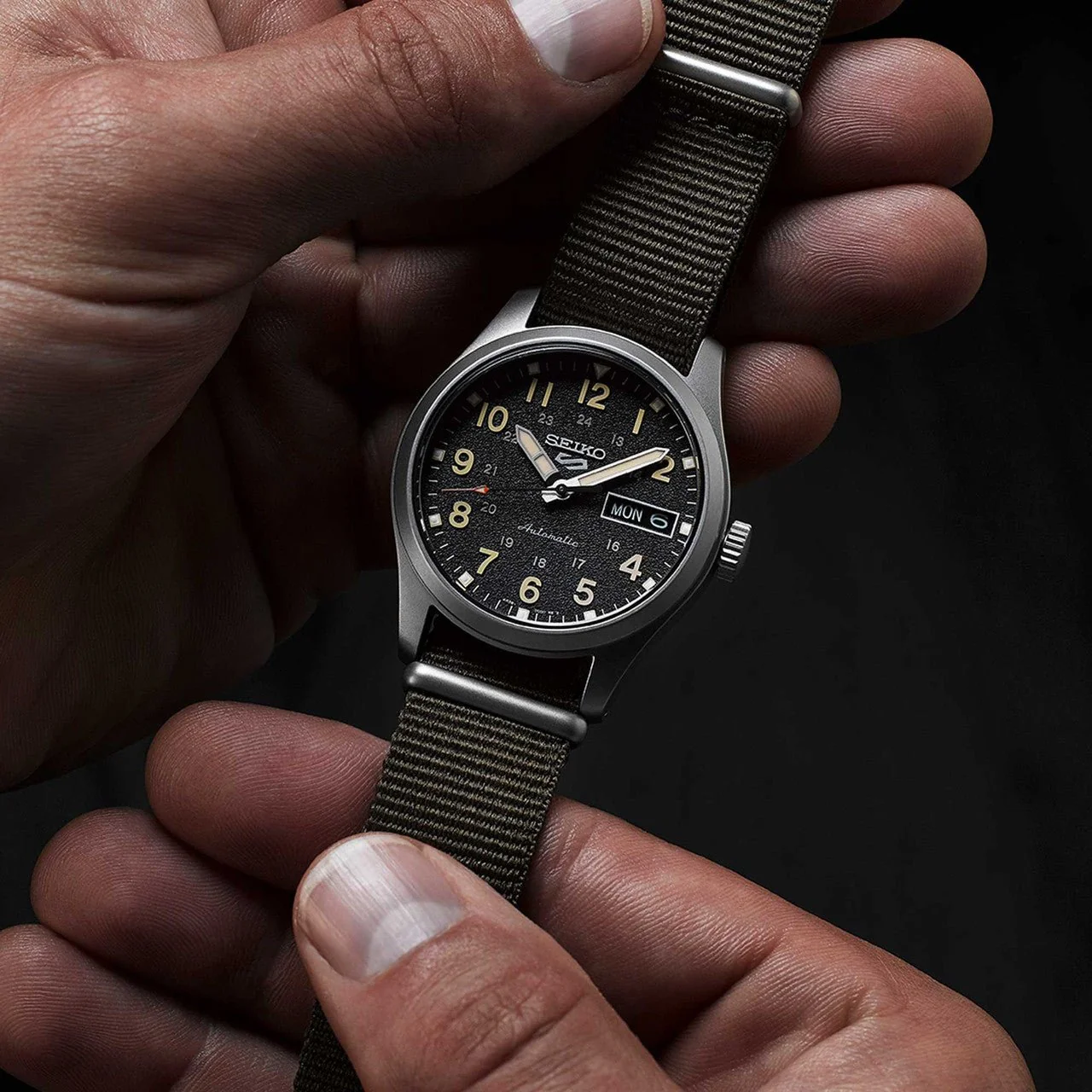Seiko 5 Sports 36.4mm SRPJ85K - Image 4
